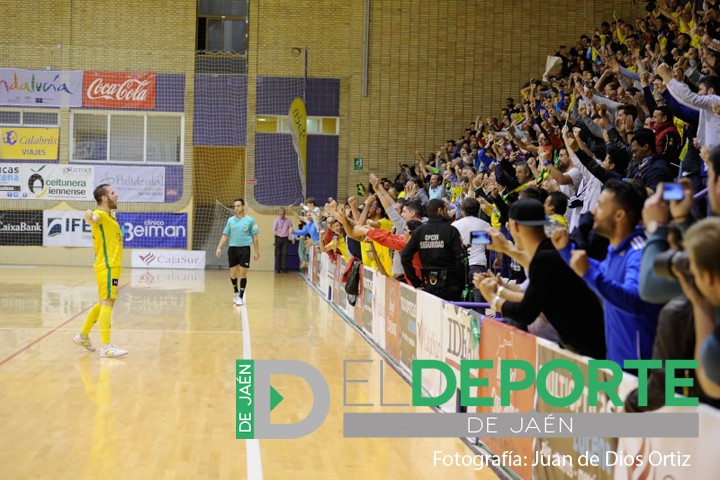 Alegría desbordada en La Salobreja con el gol de Solano. Foto: Juande Ortiz.