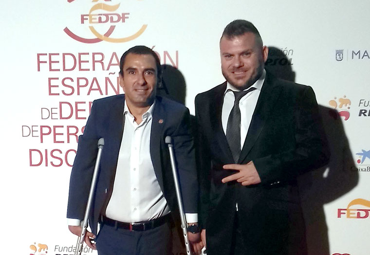 Los iliturgitanos Miguel Ángel Martínez Tajuelo y Simón Cruz en la Gala del 50 aniversario de FEDDF.