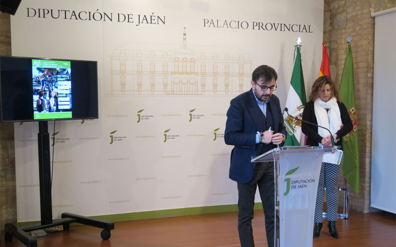 El diputado presenta el Circuito de Triatlón de Menores de Jaén