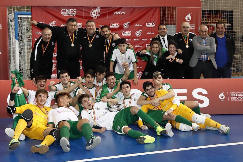 La seleccion andaluza Sub-19 celebra el triunfo tras conquistar el Cameponato de España de Fútbol Sala