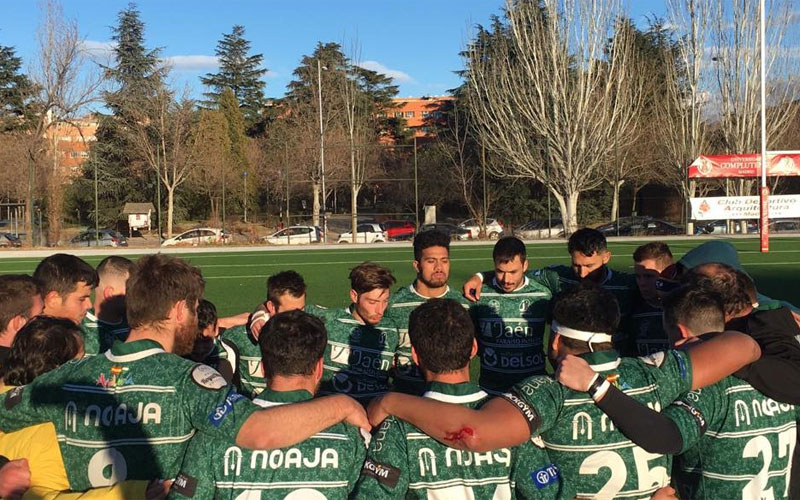 Jugadores de Jaén Rugby en un corro