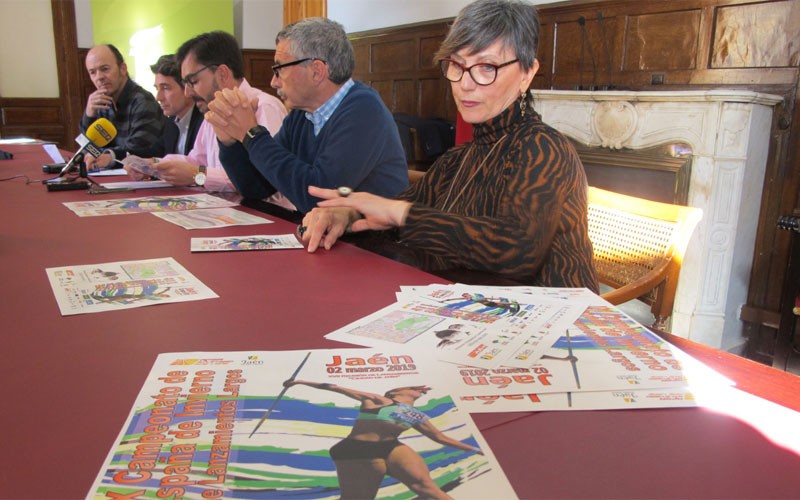 Representantes y autoridades durante la presentación del Campeonato de España de Lanzamientos Largos