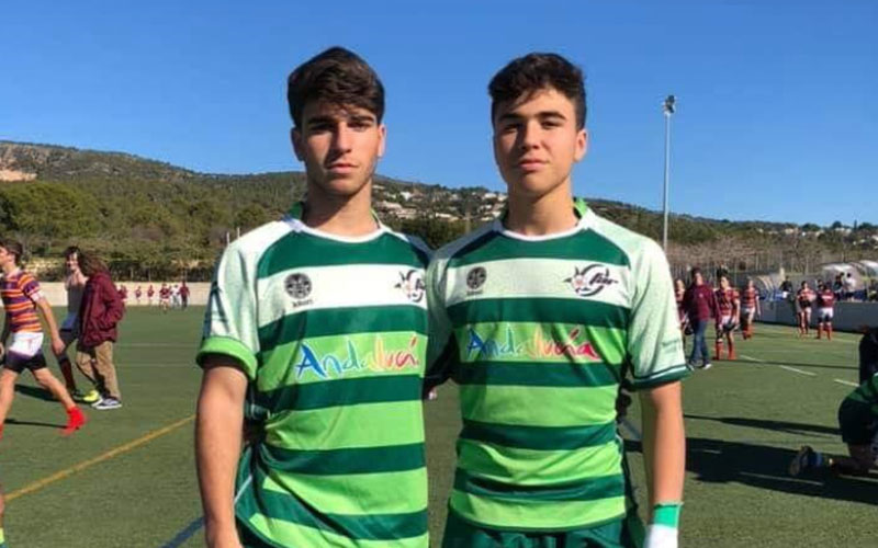 Eduardo y Javier con la camiseta de la selección andaluza de rugby