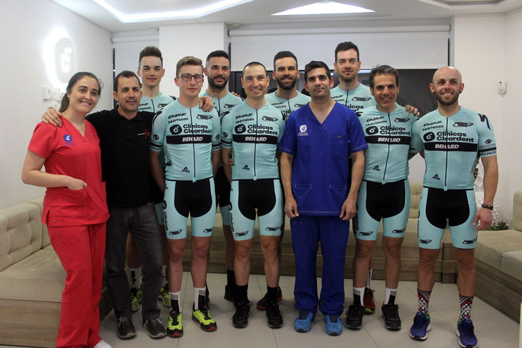 El Cleardent-Sport Bike-Clínica Luis Baños incorpora a tres miembros al equipo.