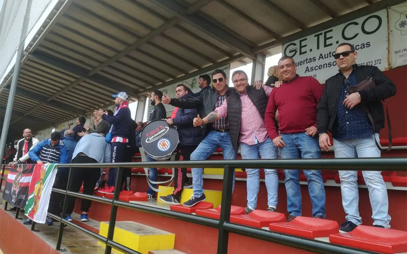 La UDC Torredonjimeno incentiva a sus aficionados para ir al Matías Prats Grupo de aficionados de la UDC Torredonjimeno