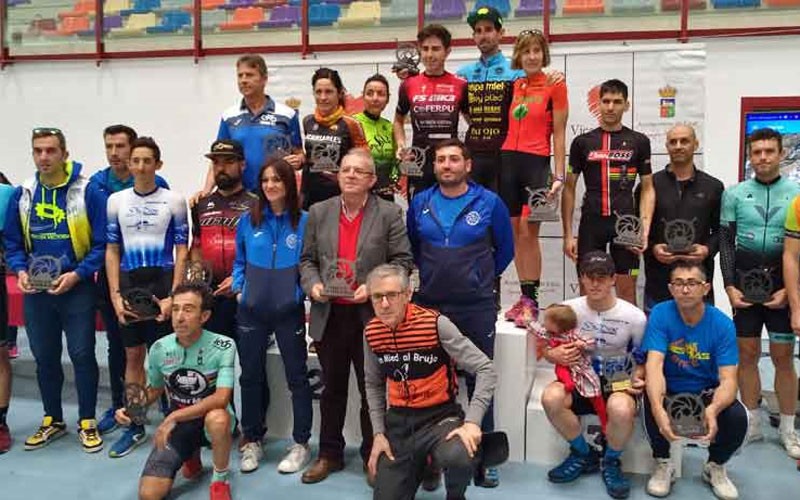 Podio con los ganadores de la prueba de BTT Maratón de Vícar