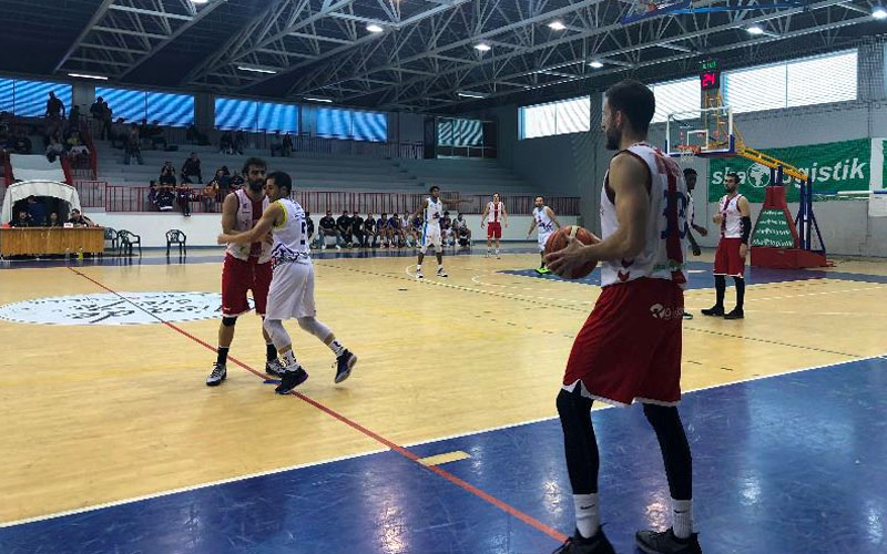 Jugadores del CB Andújar durante el partido