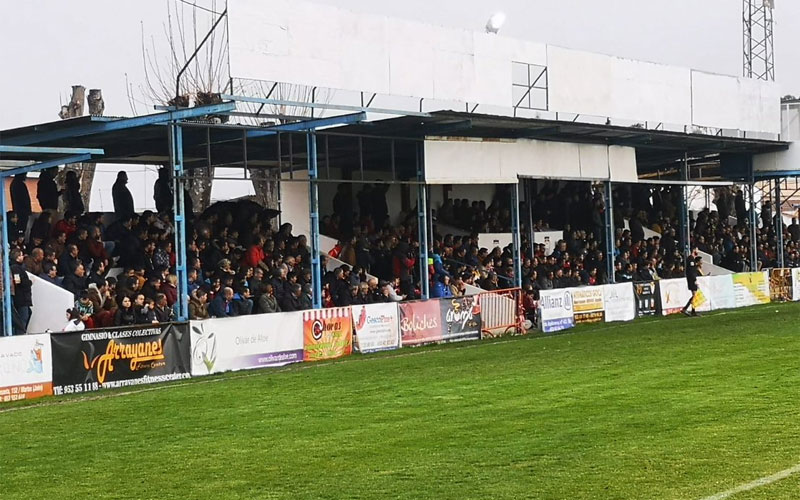 Afición del Martos en el partido ante el Huétor Tájar