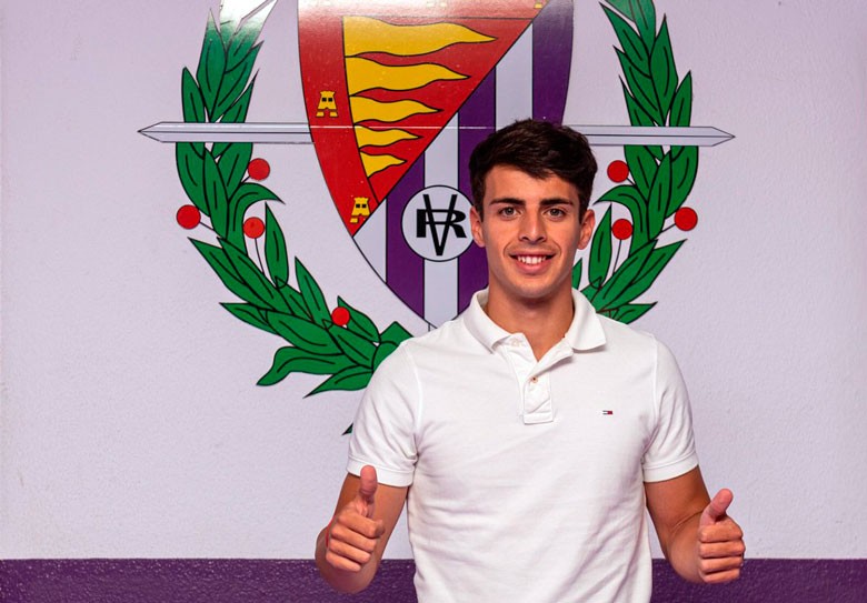 Álvaro Aguado firma por el Real Valladolid