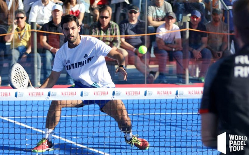 Antonio Luque en un partido de World Padel Tour