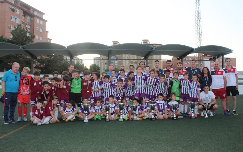 Triplete de los equipos del Atlético Jaén en el Trofeo Antoñete Jugadores de los equipos del Atlético Jaén