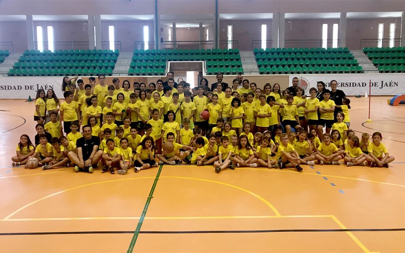 Escuela Deportiva de Verano 2019 de la Universidad de Jaén Niños y niñas participantes en la Escuela Deportiva de Verano 2019 de la Universidad de Jaén