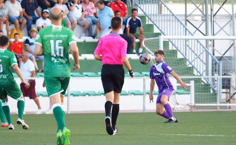 El Mancha Real saca una victoria y una derrota en Villargordo