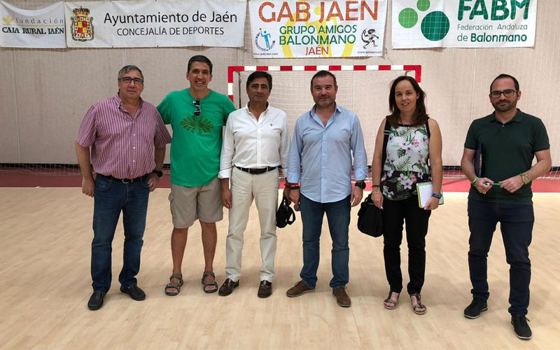 Autoridades del Ayuntamiento de Jaén visitan los pabellones