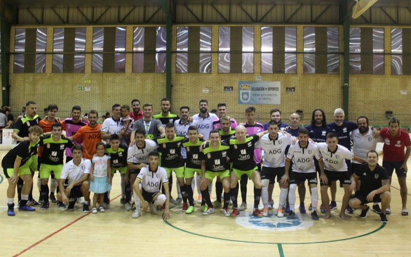 Jugadores del Mengíbar FS y CDF Carmonense