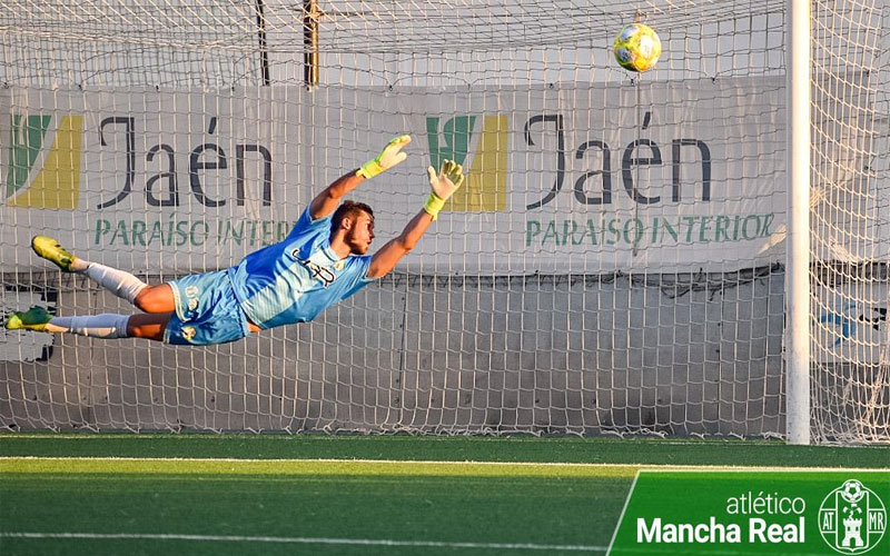 Luis Heredia en un partido con el Atlético Mancha Real