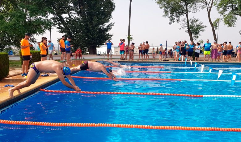 Porcuna acogió la última prueba del circuito de natación de Jaén.