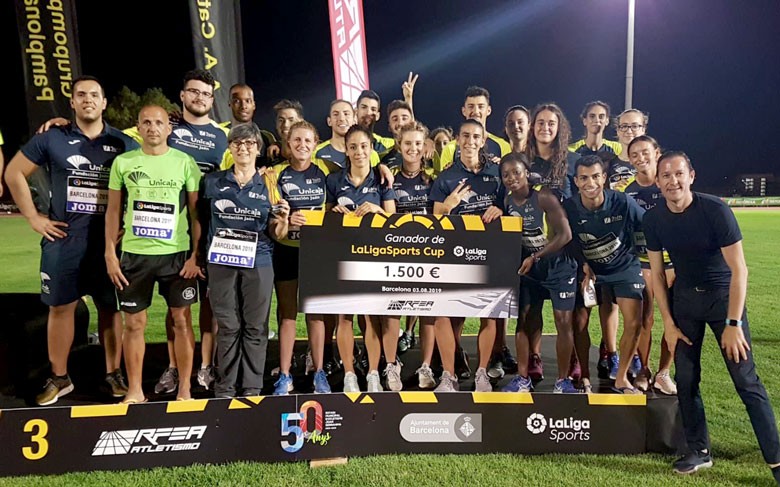 El Unicaja Atletismo celebra la tercera posición de LaLigaSports Cup