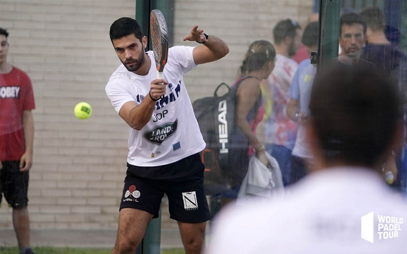 Antonio Luque en un partido de World Padel Tour