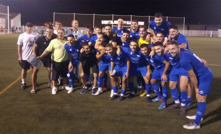 Jugadores del Begíjar celebran el pase a la final