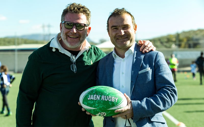 Eduardo Sánchez, presidente de Jaén Rugby, junto a Carlos Alberca, concejal de deportes del Ayuntamiento de Jaén