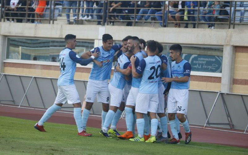 Jugadores del CD El Ejido celebran un gol