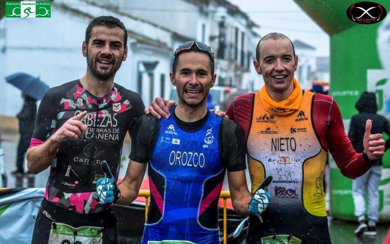 Los tres primeros clasificados del duatlón de marmolejo