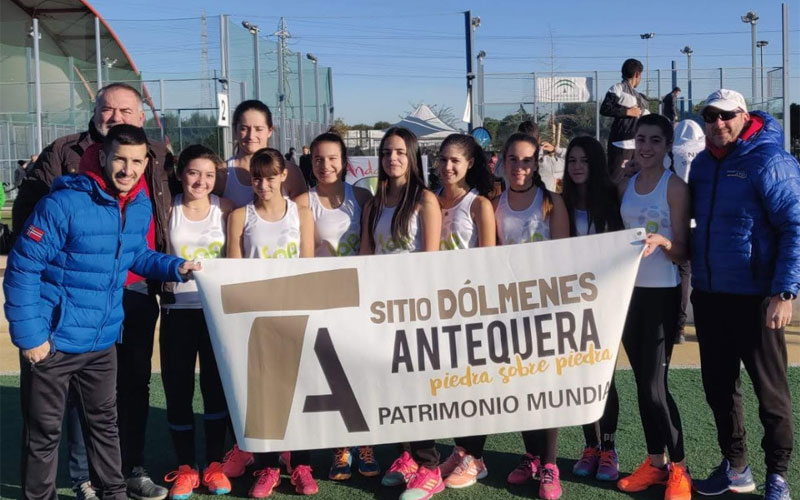 Jugadoras de la selección femenina jiennense de pádel