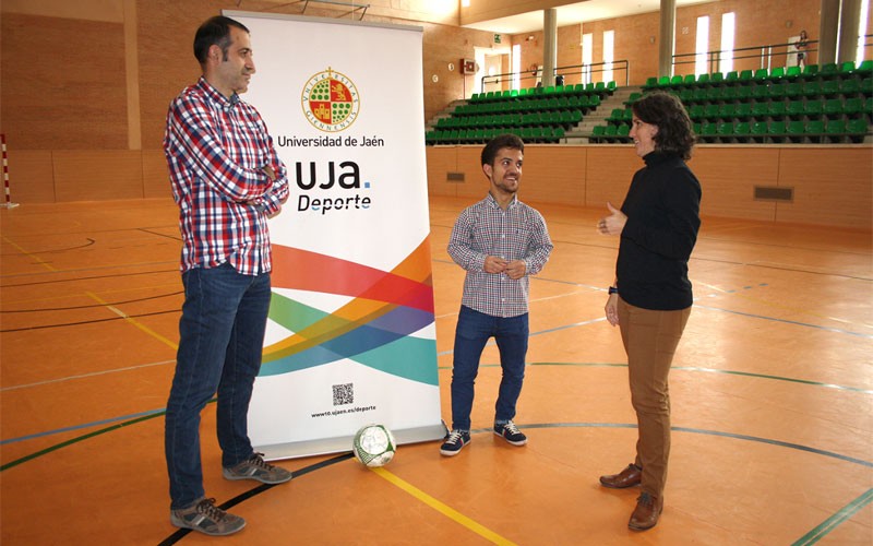 Presentación de los partidos del equipo español de talla baja de fútbol