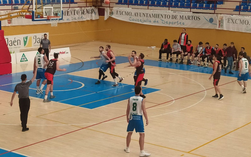 Jugadores durante un partido de Liga Eba