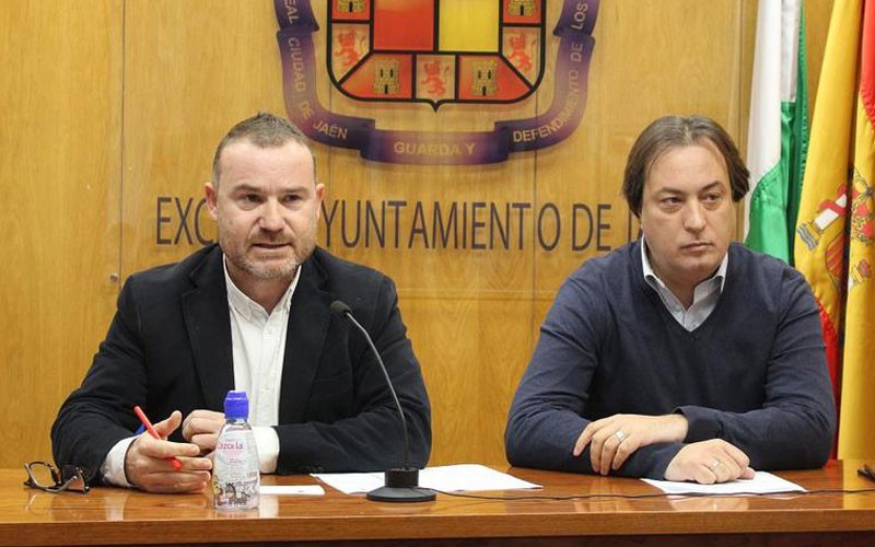 los concejales de cultura y deportes del ayuntamiento de jaén durante una rueda de prensa