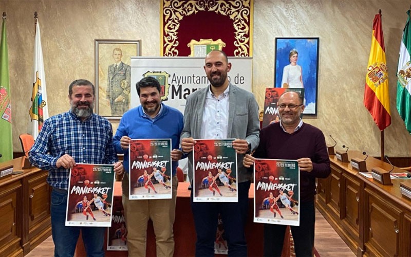 autoridades durante la presentación del torneo preparatorio de minibasket para la selección andaluza