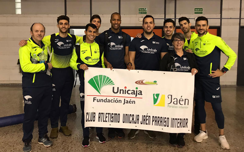 miembros del equipo masculino de unicaja atletismo jaén