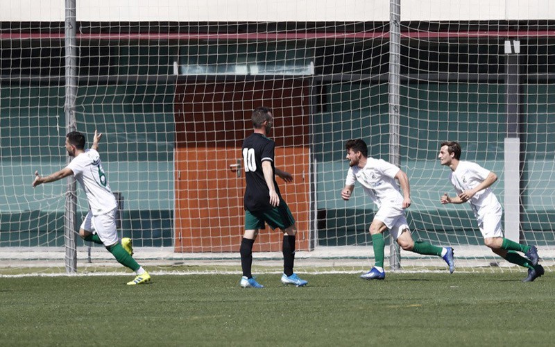 adri paz, del torredonjimeno, celebra el gol con la selección andaluza