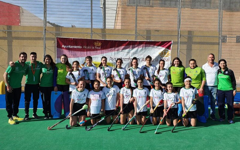 jugadoras de la selección andaluza femenina sub-14 de hockey