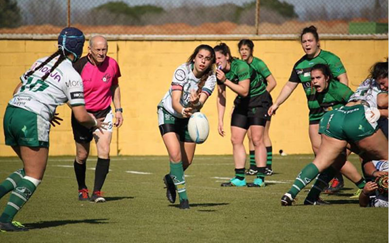 Blanca Ruiz en un partido con el equipo femenino de Jaén Rugby