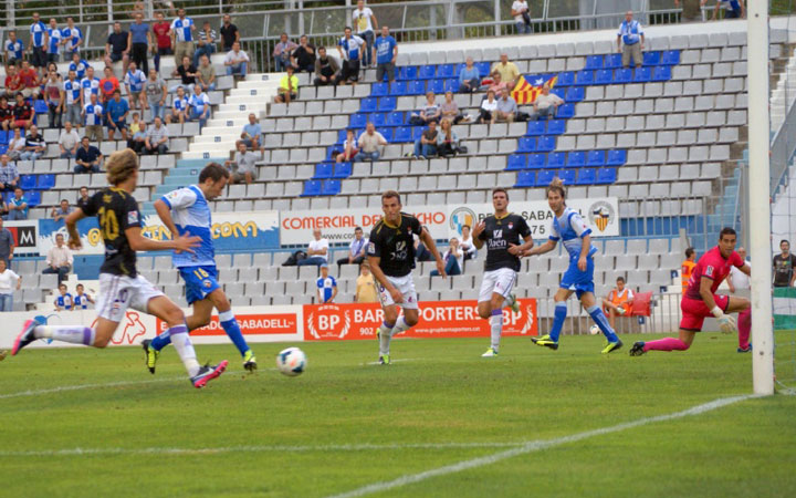 El Real Jaén vuelve a fallar en defensa (la crónica)