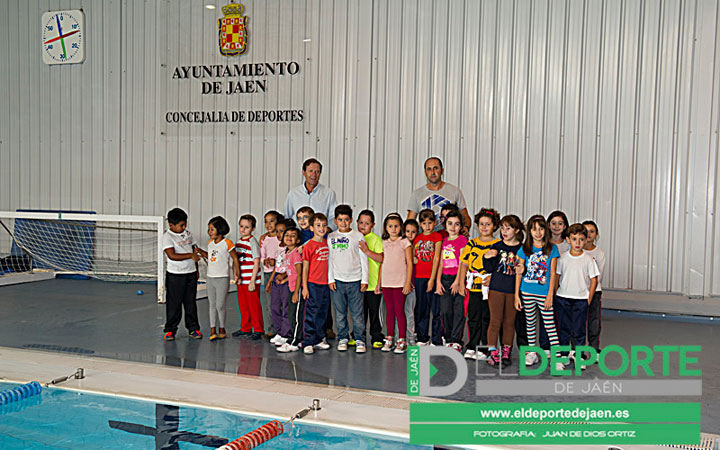 Un total de 650 jóvenes participan en las Escuelas de Natación