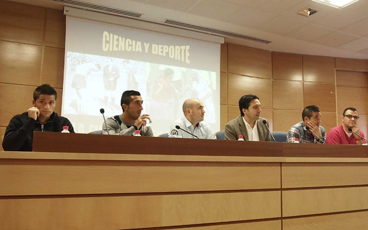 La UJA alberga una mesa redonda sobre ‘La Ciencia del Fútbol’