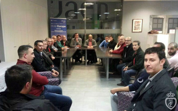 Acercamiento entre el Real Jaén y los peñistas del club