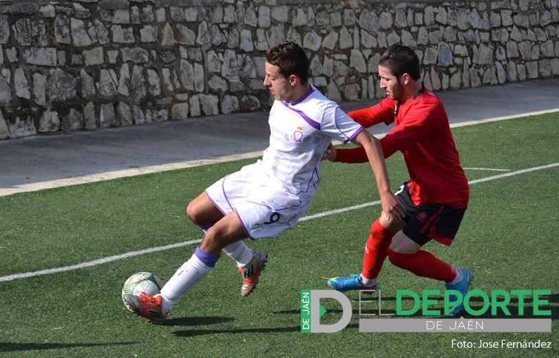 El filial blanco cae ante la efectividad de la UD Fuengirola Los Boliches