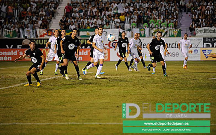 El Recre se reengancha al ascenso, el Córdoba se mete en líos