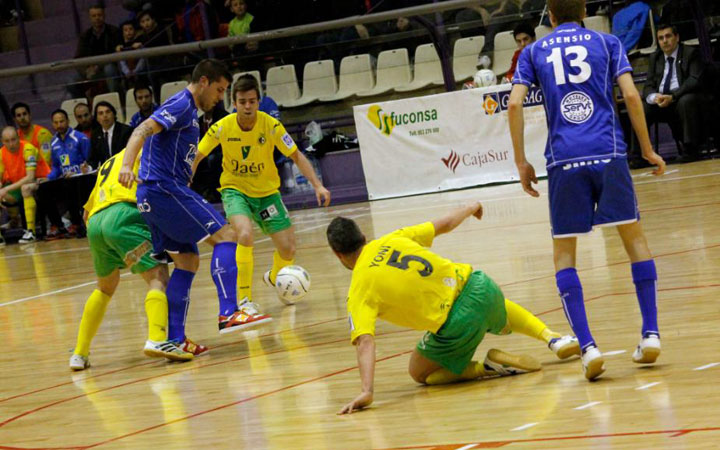 El Jaén Paraíso Interior consigue la permanencia a pesar de la derrota
