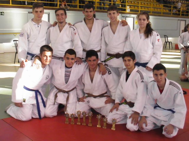 Los judocas jiennenses consiguen 16 medallas en el Andaluz infantil y cadete