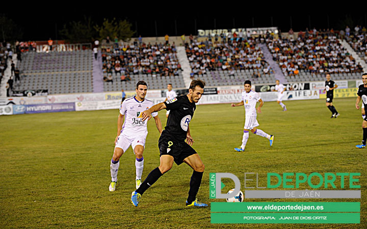 Dani Torres permanecerá más tiempo en la enfermería