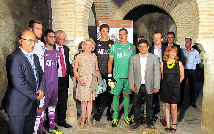 El Real Jaén presenta las equipaciones de la campaña 2014-15