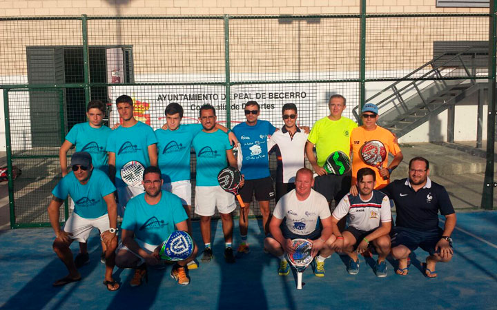 El equipo de Peal de Becerro vence en el I Campeonato de Pádel de su localidad