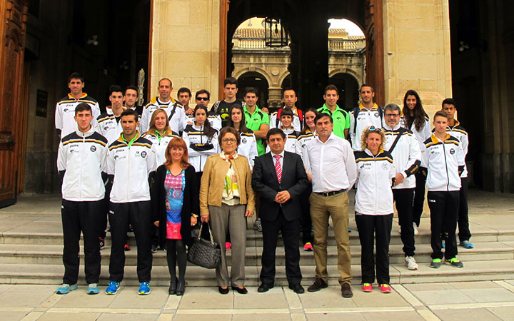 Diputación mantiene su apoyo al Club de Atletismo Unicaja Jaén
