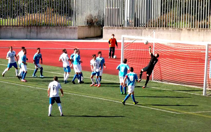 Los Villares se lleva el derbi frente el Mancha Real (análisis de la Tercera)