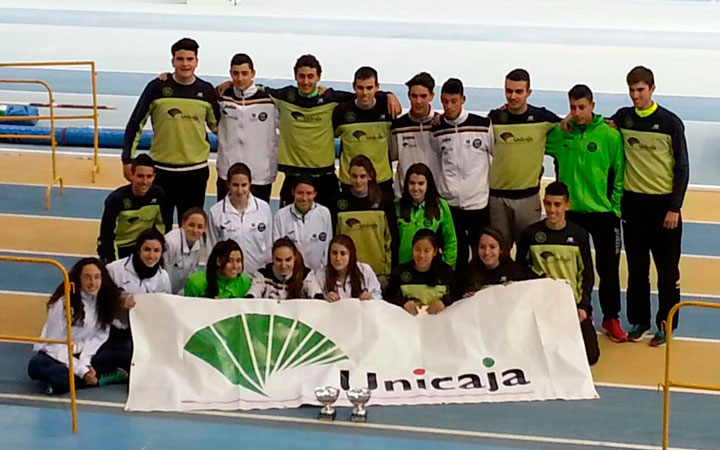 El Unicaja Atletismo, subcampeón de Andalucía Júnior por equipos en pista cubierta